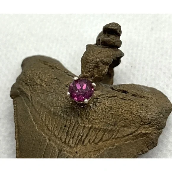 Vintage Bronze Coated Megalodon ? Tooth Pendant Genuine Tourmaline Accent Shark - Picture 7 of 9